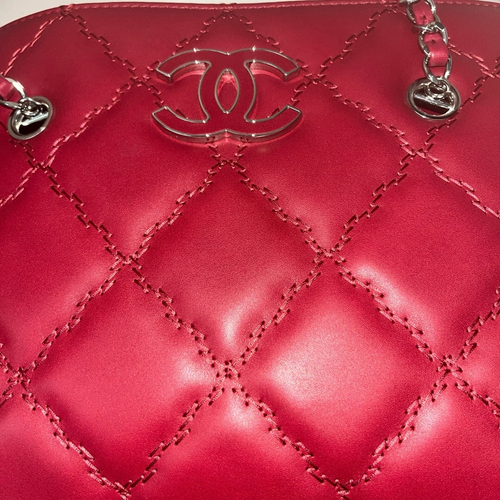 Chanel Red Quilted Leather Shoulder Bag with Chain Strap - Picture 6 of 10